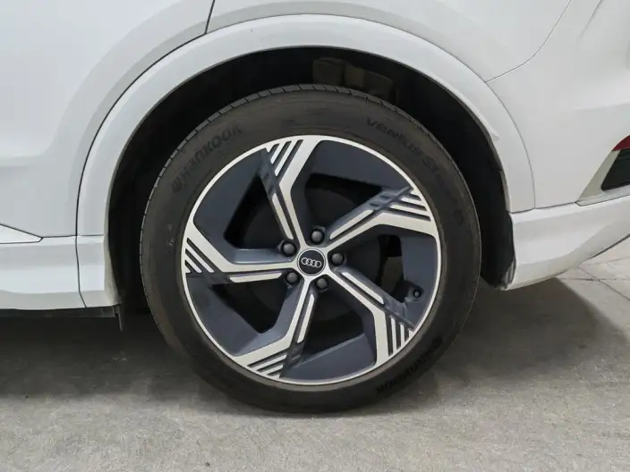 Audi Q4 e-tron 2024 Model 40 e-tron Genesis Edition – фото 9