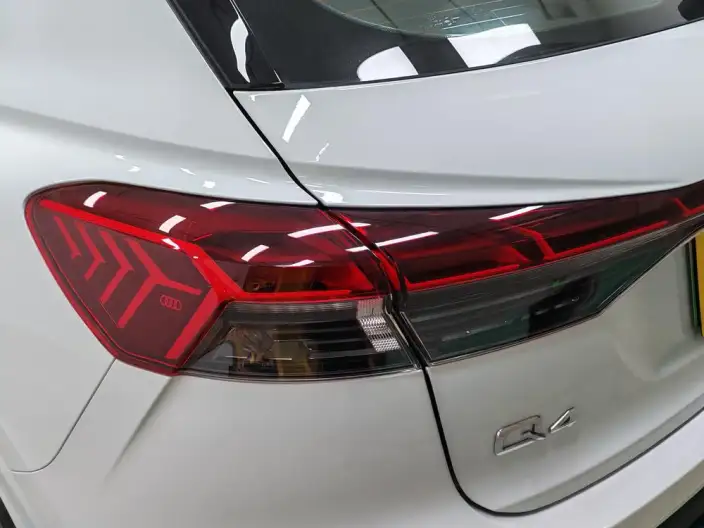 Audi Q4 e-tron 2024 Model 40 e-tron Genesis Edition – фото 13