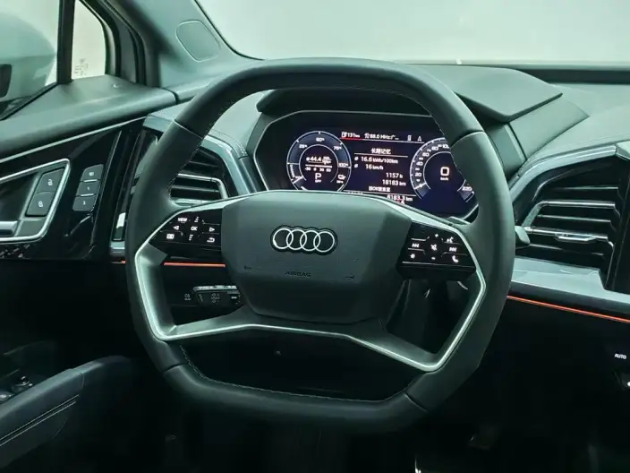 Audi Q4 e-tron 2024 Model 40 e-tron Genesis Edition – фото 16