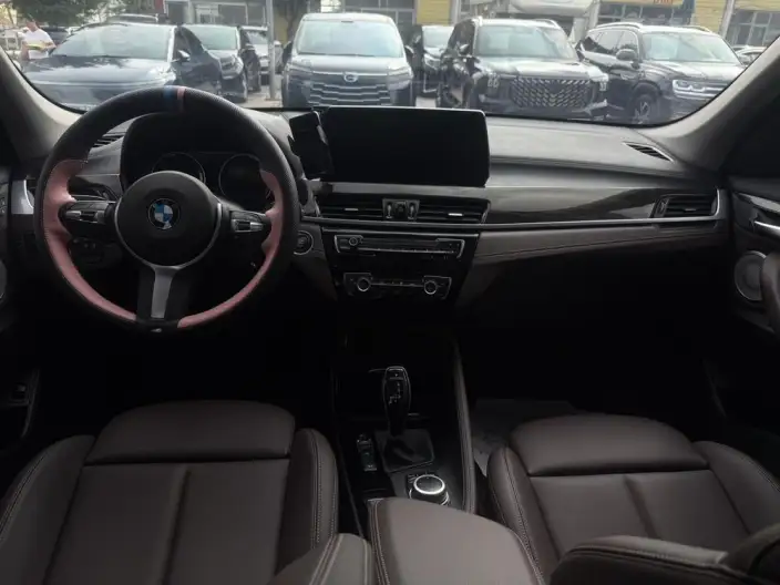 BMW X1 2021 Model xDrive25Li Exclusive Model – фото 9
