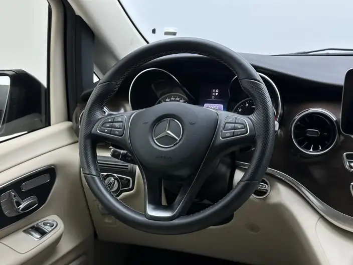 Mercedes-Benz V-Class 2021 Model V 260 Pilot Edition – фото 16