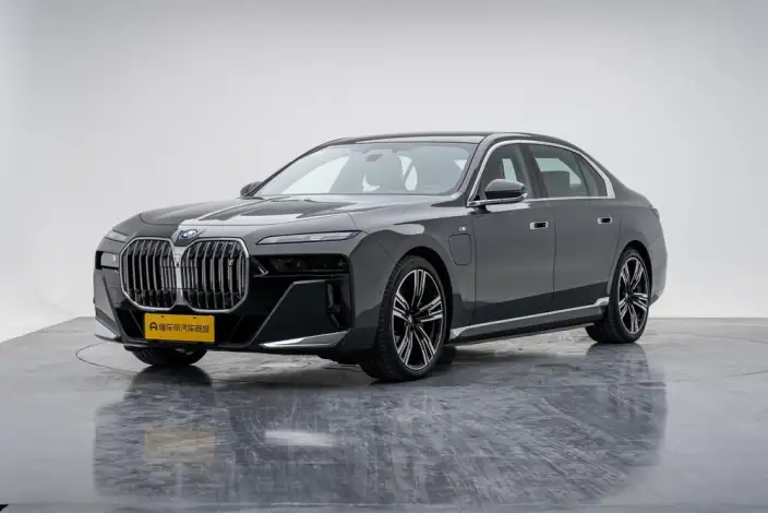 BMW i7 2023 Model eDrive50L Exclusive Model M Sports Set – фото 1