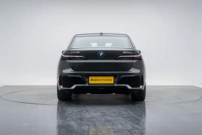 BMW i7 2023 Model eDrive50L Exclusive Model M Sports Set – фото 6