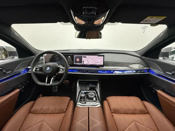 BMW i7 2023 Model eDrive50L Exclusive Model M Sports Set – фото 14