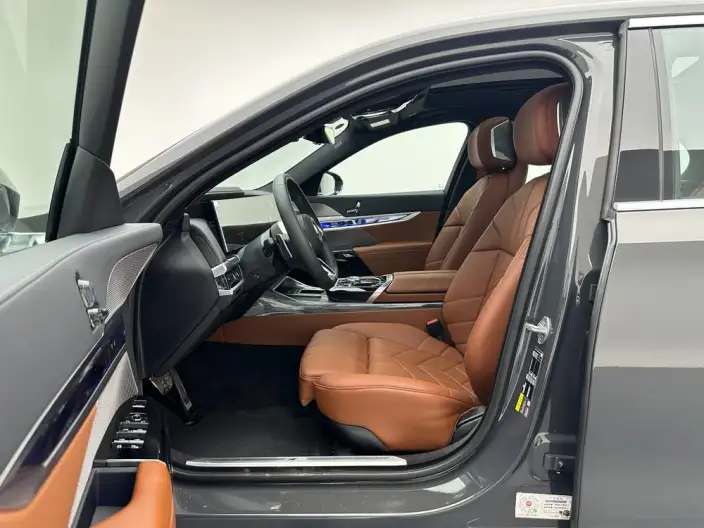 BMW i7 2023 Model eDrive50L Exclusive Model M Sports Set – фото 17