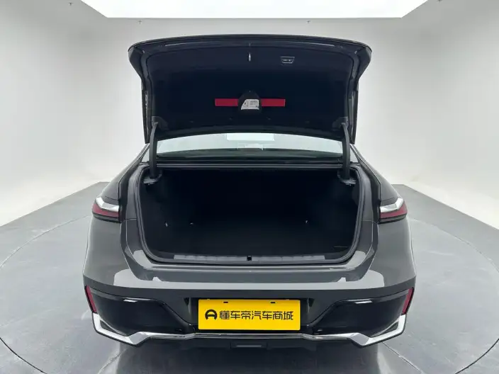 BMW i7 2023 Model eDrive50L Exclusive Model M Sports Set – фото 20