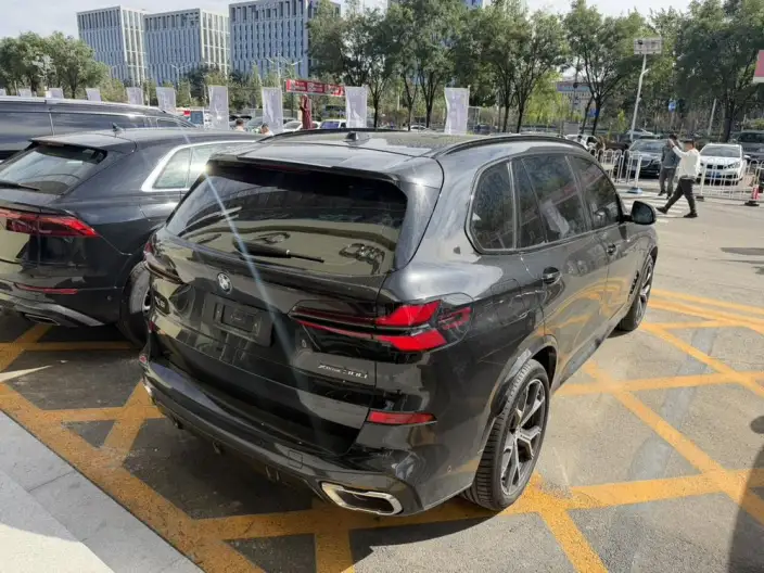 BMW X5 2025 Model xDrive30Li Exclusive Model M Sports Night Set – фото 5
