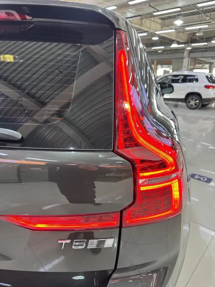 Volvo XC60 2020 Model T5 4WD Smart Range Deluxe Edition – фото 9