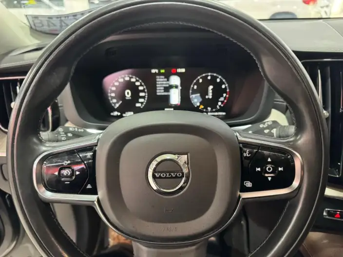 Volvo XC60 2020 Model T5 4WD Smart Range Deluxe Edition – фото 16