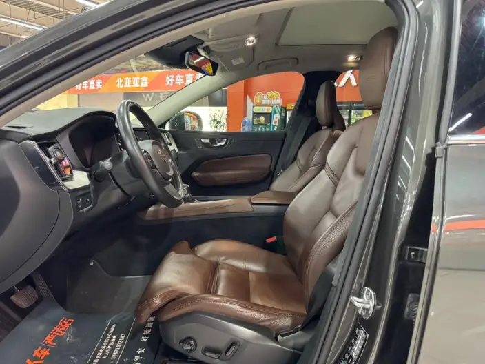Volvo XC60 2020 Model T5 4WD Smart Range Deluxe Edition – фото 17