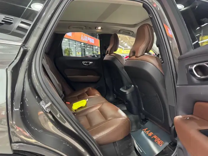 Volvo XC60 2020 Model T5 4WD Smart Range Deluxe Edition – фото 21