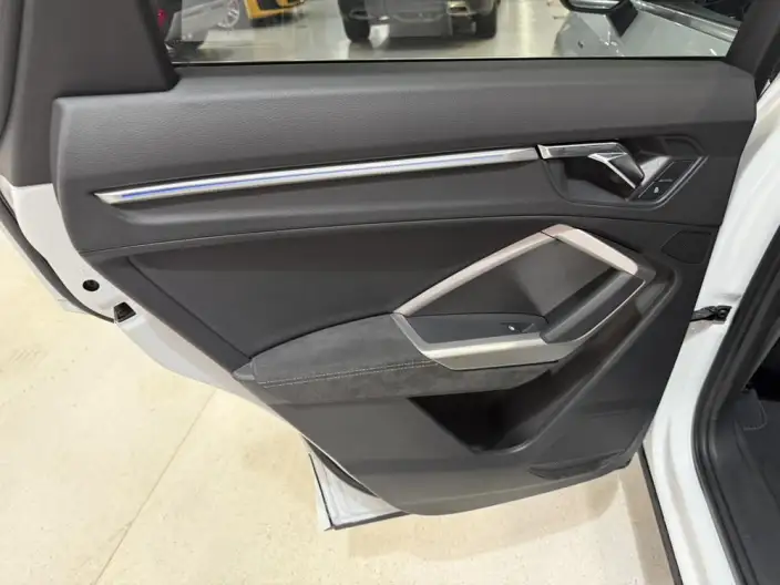 AUDI Q3 2020 Model 40 TFSI Fashion Dynamic Model – фото 10
