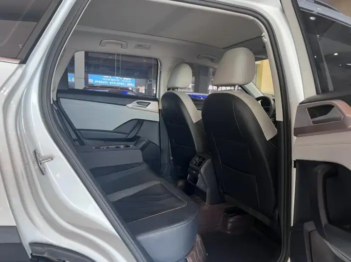 Volkswagen Tharu 2023 Model 300TSI 2WD Full Moon Edition – фото 14
