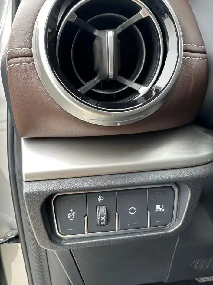 WEY VV6 2020 Model 2.0T 2WD Smart Enjoy + – фото 21