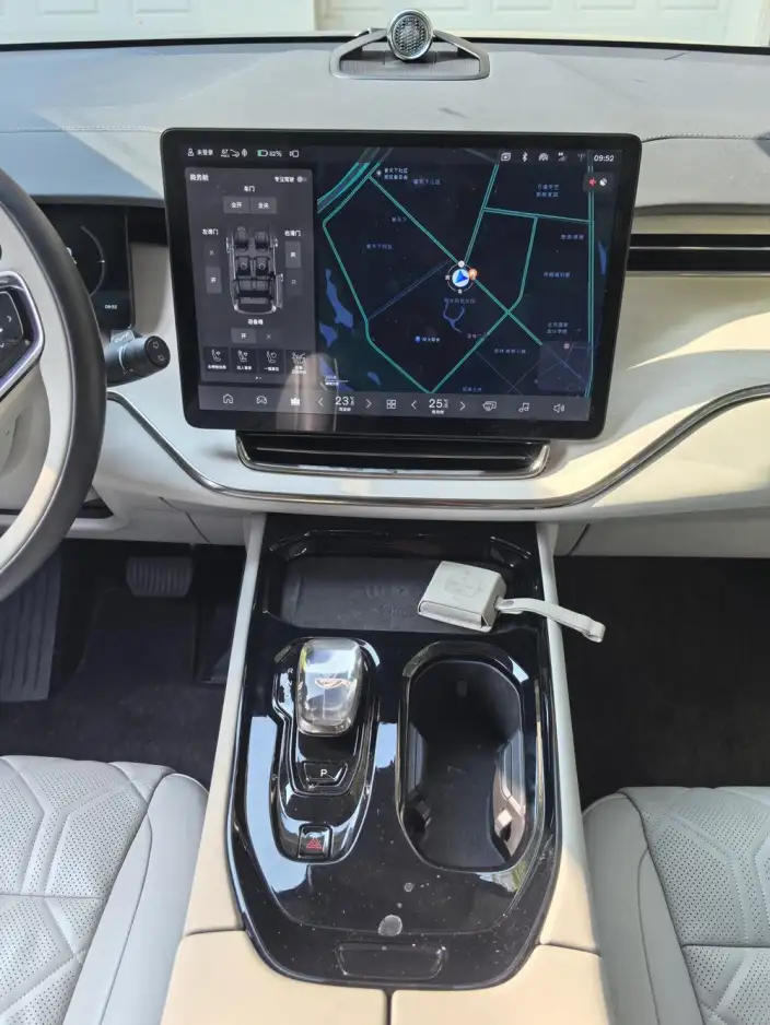 Volvo EM90 2025 Model Ultra VI seat – фото 6