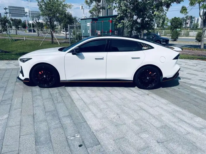 Changan UNI-V 2023 Model 1.5T Sports Edition – фото 3