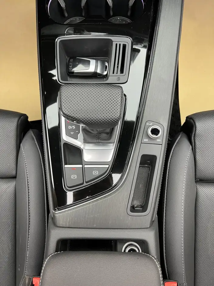 Audi A4 L 2024 Model 40 TFSI Luxury Dynamic Model – фото 10