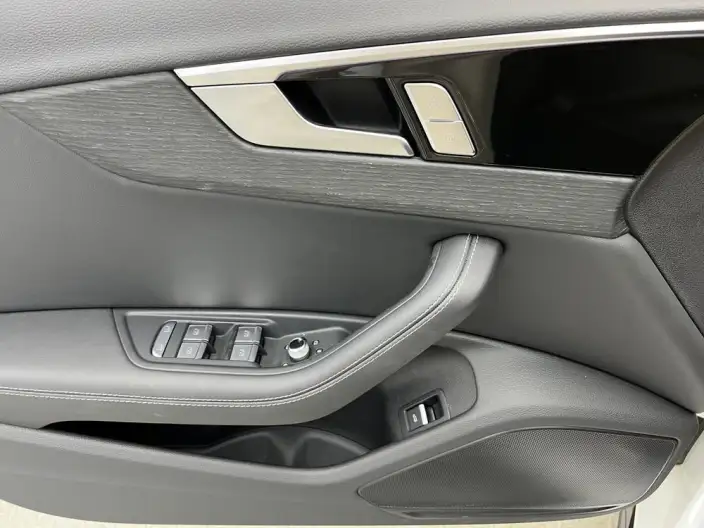 Audi A4 L 2024 Model 40 TFSI Luxury Dynamic Model – фото 35