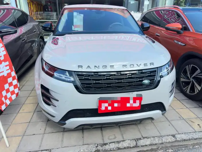 Range Rover Evoque 2026 Model Range Rover Evoque L 2.0T SE – фото 2