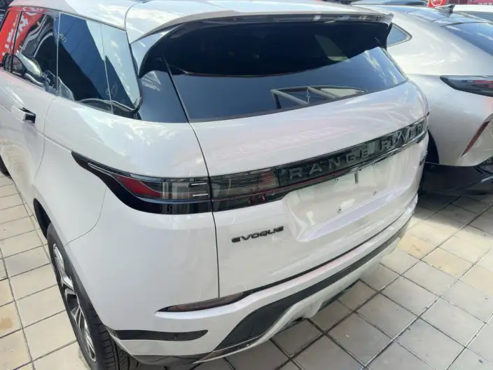Range Rover Evoque 2026 Model Range Rover Evoque L 2.0T SE – фото 5