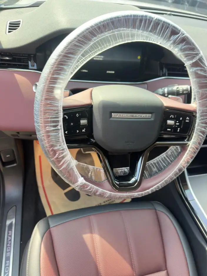 Range Rover Evoque 2026 Model Range Rover Evoque L 2.0T SE – фото 13