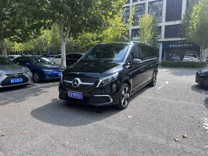 Mercedes-Benz V-Class 2022 Model V 260 L Long wheelbase Premium Edition – фото 1