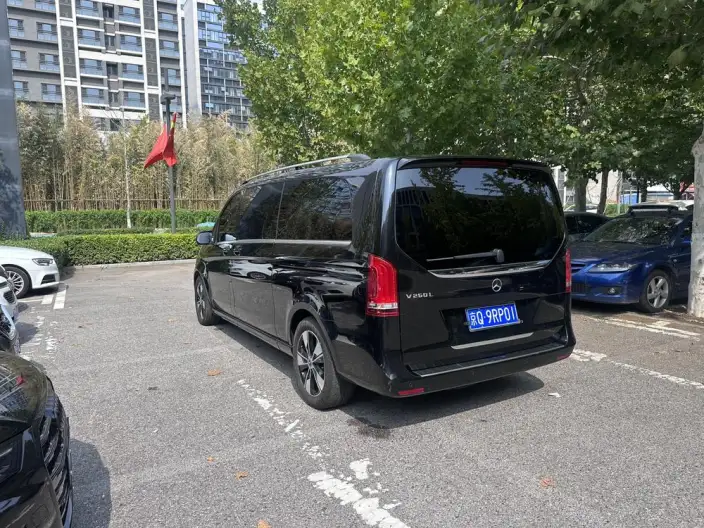 Mercedes-Benz V-Class 2022 Model V 260 L Long wheelbase Premium Edition – фото 3