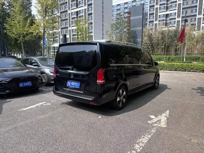 Mercedes-Benz V-Class 2022 Model V 260 L Long wheelbase Premium Edition – фото 4