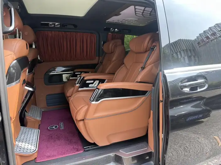Mercedes-Benz V-Class 2022 Model V 260 L Long wheelbase Premium Edition – фото 9