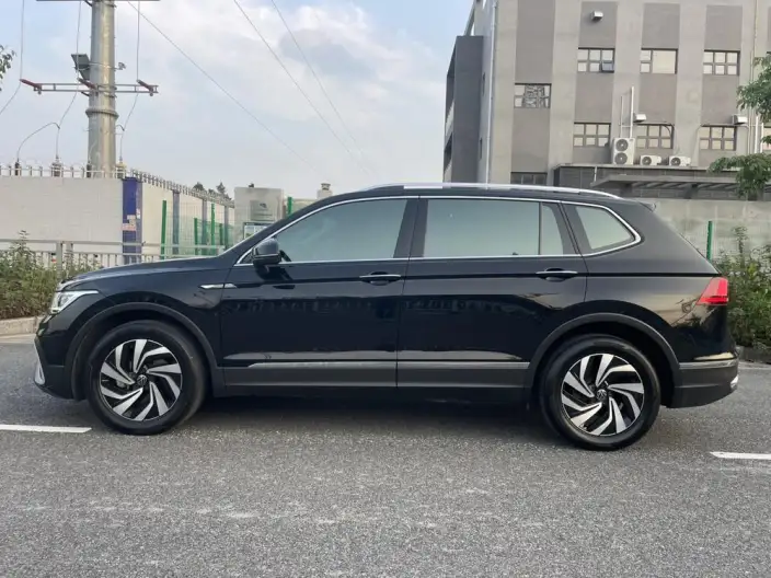 Volkswagen Tiguan L 2022 Model 330TSI Automatic 2WD Smart Edition – фото 4