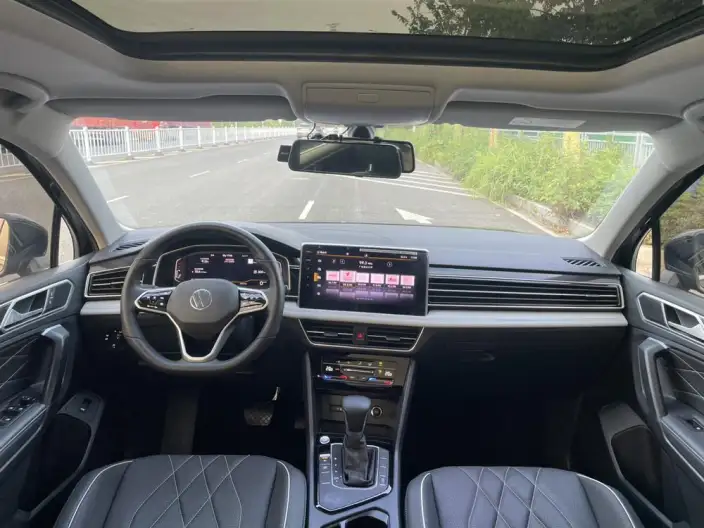 Volkswagen Tiguan L 2022 Model 330TSI Automatic 2WD Smart Edition – фото 8