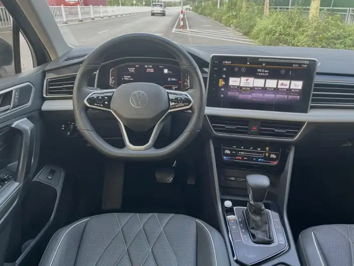 Volkswagen Tiguan L 2022 Model 330TSI Automatic 2WD Smart Edition – фото 9