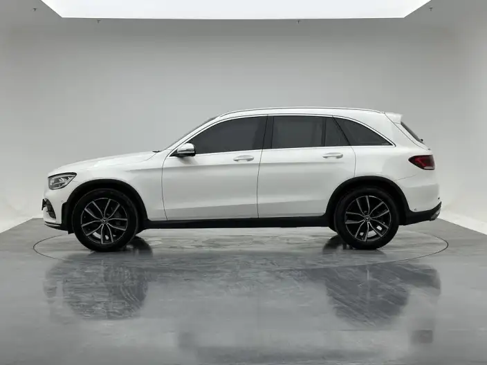 Mercedes-Benz GLC 2022 Model GLC 260 L 4MATIC Luxury Model – фото 4