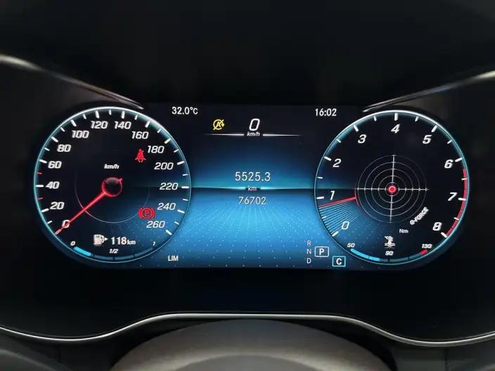 Mercedes-Benz GLC 2022 Model GLC 260 L 4MATIC Luxury Model – фото 15