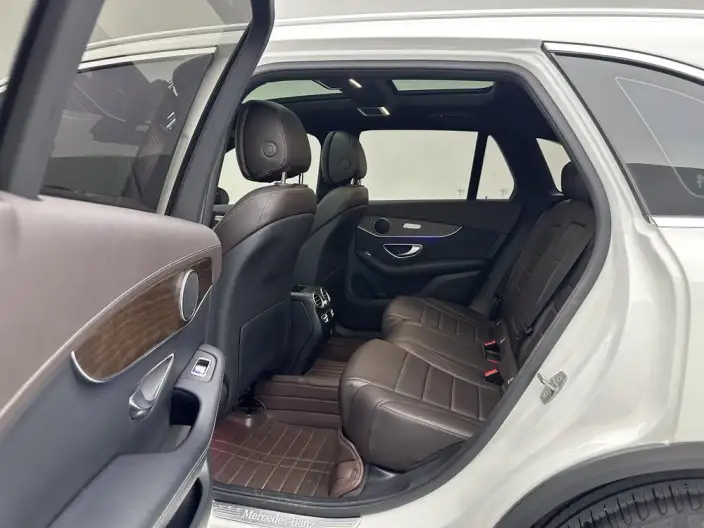 Mercedes-Benz GLC 2022 Model GLC 260 L 4MATIC Luxury Model – фото 18