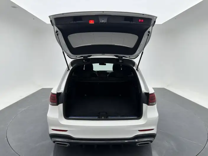 Mercedes-Benz GLC 2022 Model GLC 260 L 4MATIC Luxury Model – фото 20
