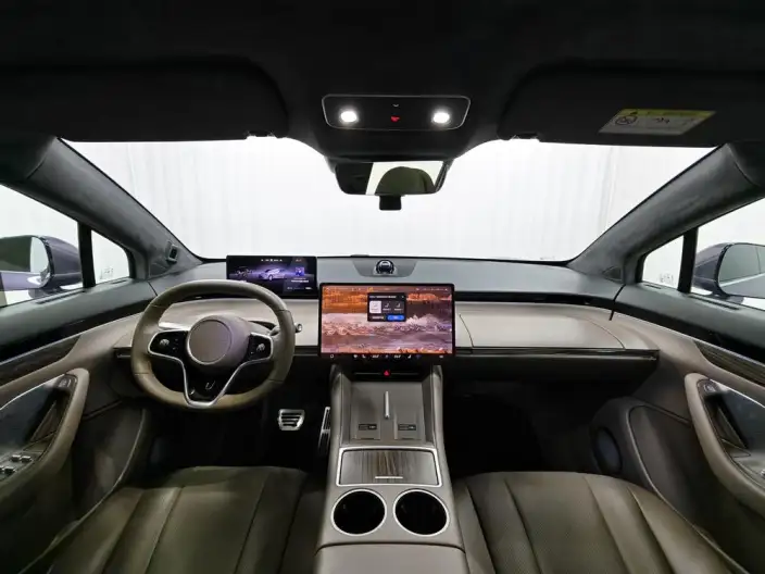 Luxeed R7 2024 Model Extended Range 37kWh Max Rear Drive Edition – фото 14