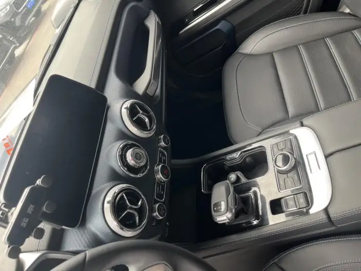 BAIC BJ40 2021 Model 2.0D Automatic 4WD Blade Hero Edition Pioneer Model – фото 12