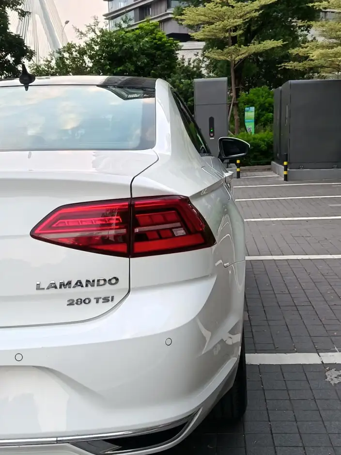 Volkswagen Lamando 2021 Model 280TSI DSG Comfort Edition – фото 9
