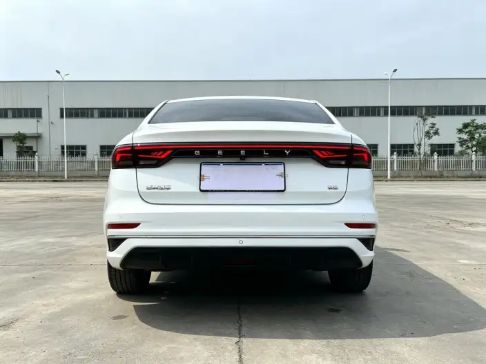 Geely Emgrand 2022 Model No. 4 Gen 1.5L CVT Luxury Model – фото 5