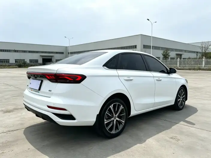 Geely Emgrand 2022 Model No. 4 Gen 1.5L CVT Luxury Model – фото 6