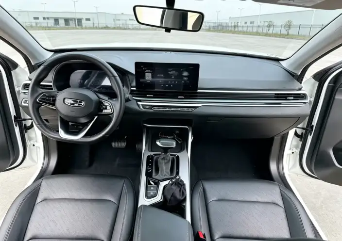 Geely Emgrand 2022 Model No. 4 Gen 1.5L CVT Luxury Model – фото 7