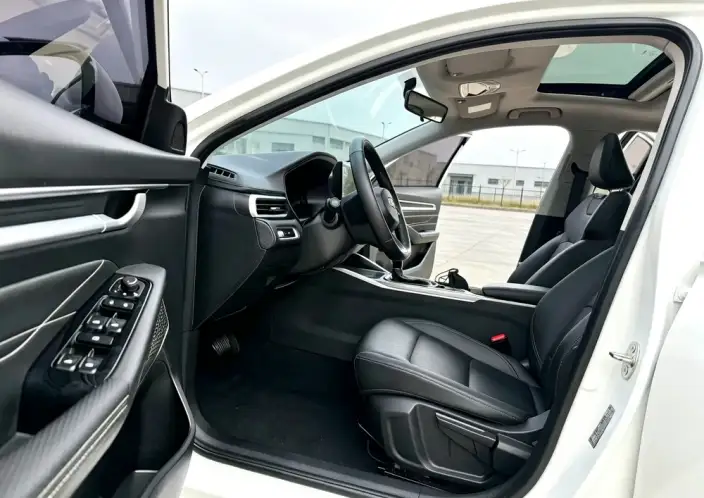 Geely Emgrand 2022 Model No. 4 Gen 1.5L CVT Luxury Model – фото 8