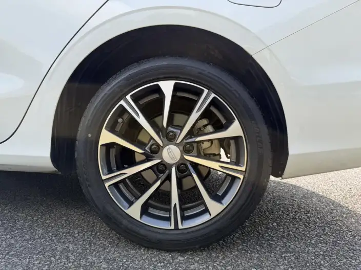 Geely Emgrand 2025 Model No. 4 Gen 1.5L CVT Flagship Model – фото 8