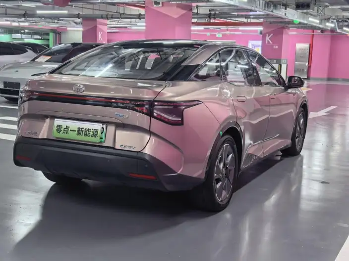 TOYOTA bZ3 2023 Model Long Battery Life Pro Premium – фото 6