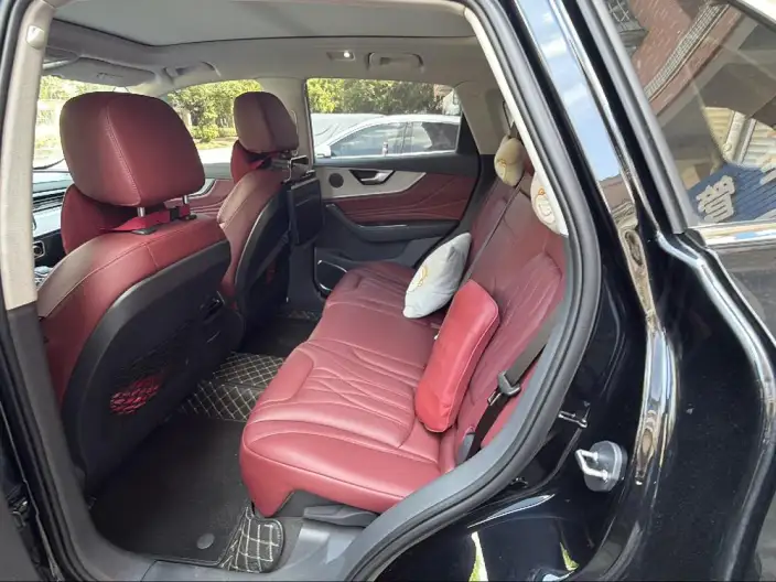 Hongqi HS5 2025 Model 2.0T Flag Xiang Pro Edition – фото 12