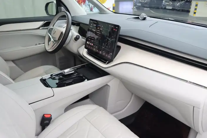 Volvo EM90 2025 Model Ultra VI seat – фото 19