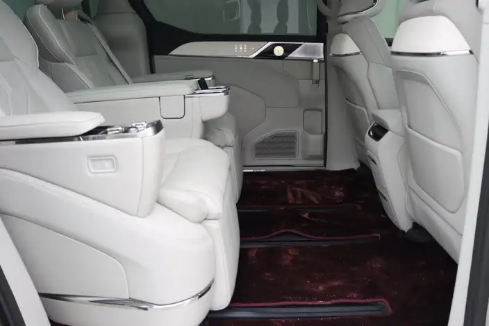 Volvo EM90 2025 Model Ultra VI seat – фото 21