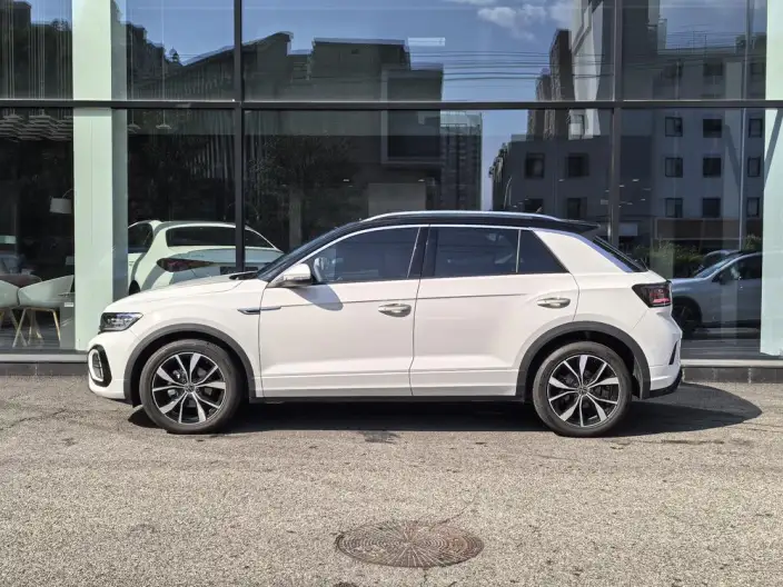 Volkswagen T-Roc 2023 Model 300TSI DSG Chenguang Edition – фото 3
