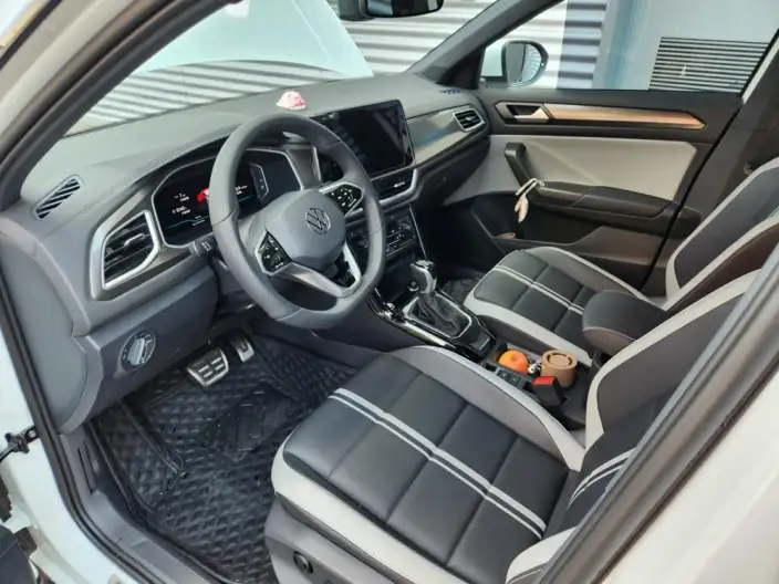 Volkswagen T-Roc 2023 Model 300TSI DSG Chenguang Edition – фото 13